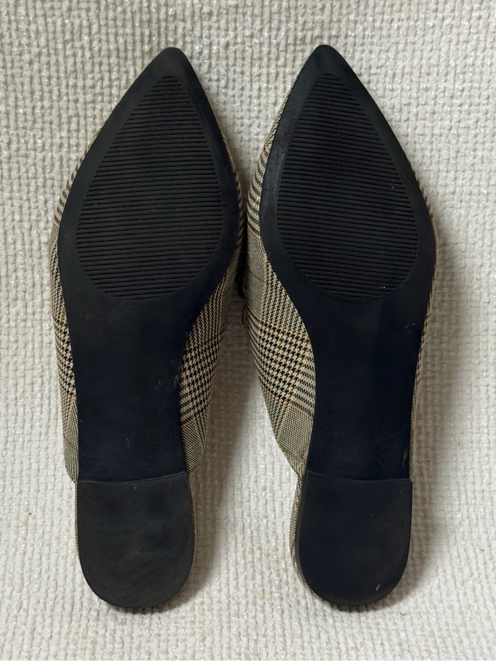 Steve Madden Fleur Plaid Pointed-Toe Mules with Black Chain Accent Sz 8.5 - Picture 6 of 6